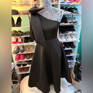 Elegant Black One-Shoulder Dress Small